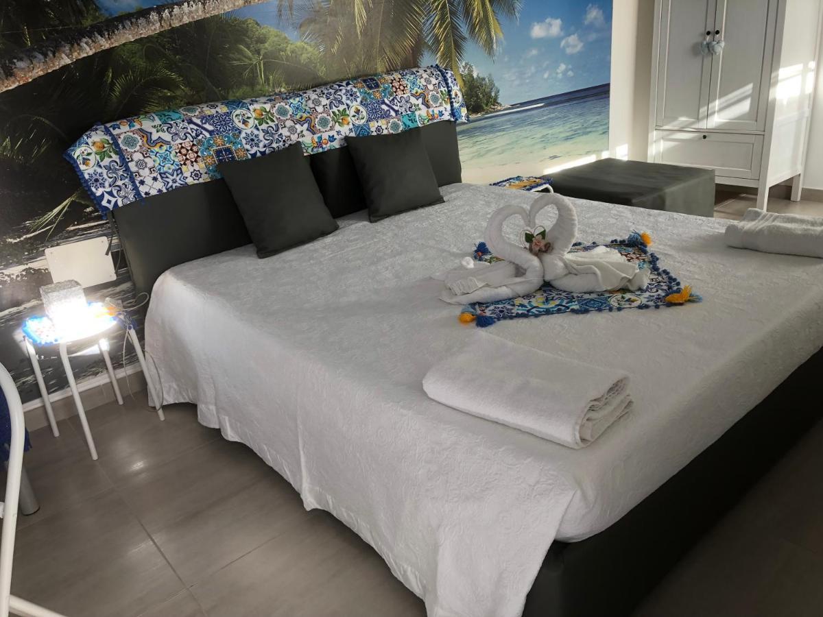 Hotel Marina Bay à Terrasini Extérieur photo